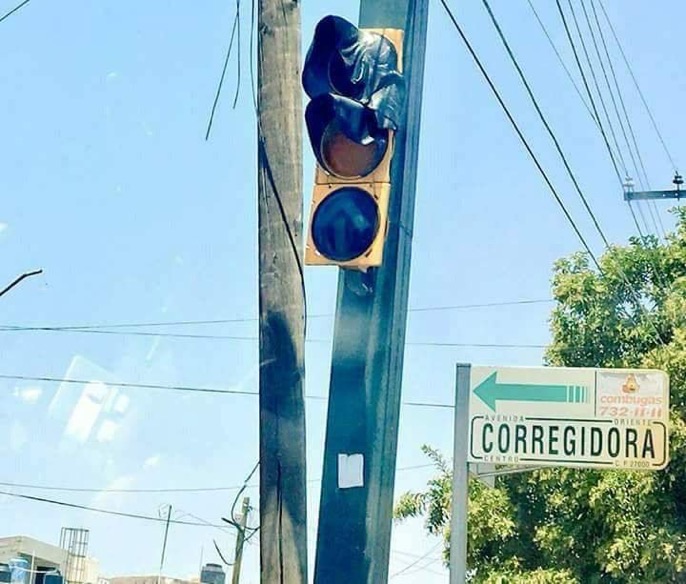 Por El Calor Los Sem Foros Se Derriten En Torre N