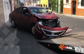 Mujer Se Mete En Sentido Contrario Y Causa Accidente