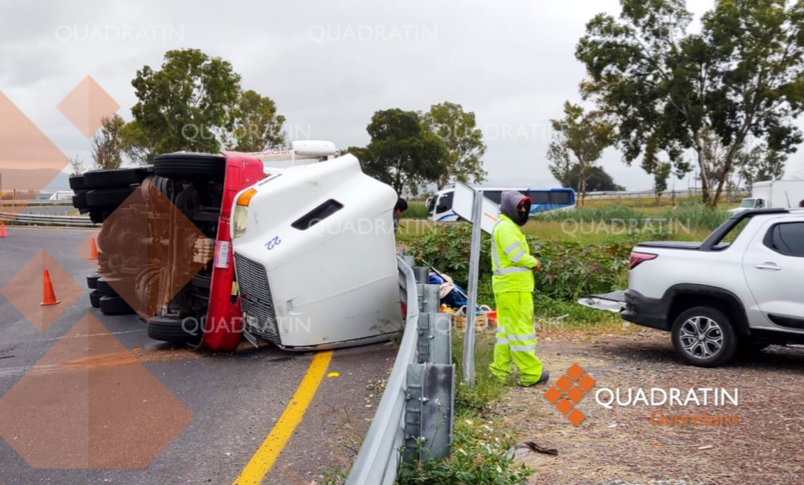 Aparatosa Volcadura En La Carretera