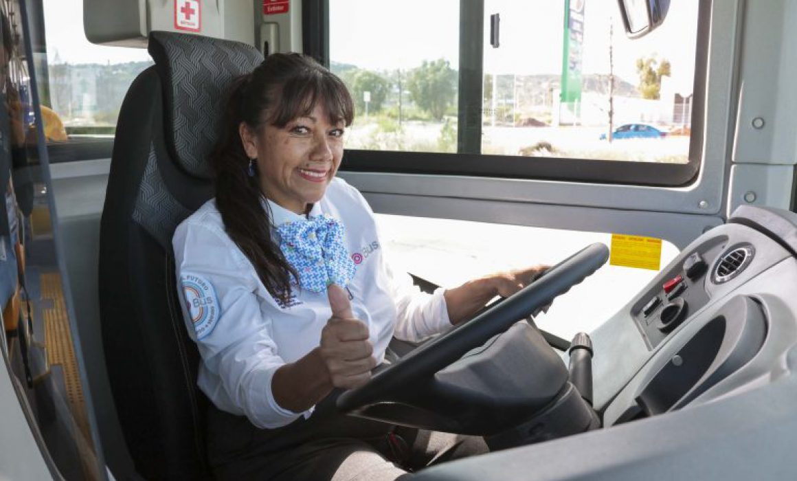 Capacitarán a mujeres como operadoras de QroBús en dos municipios más