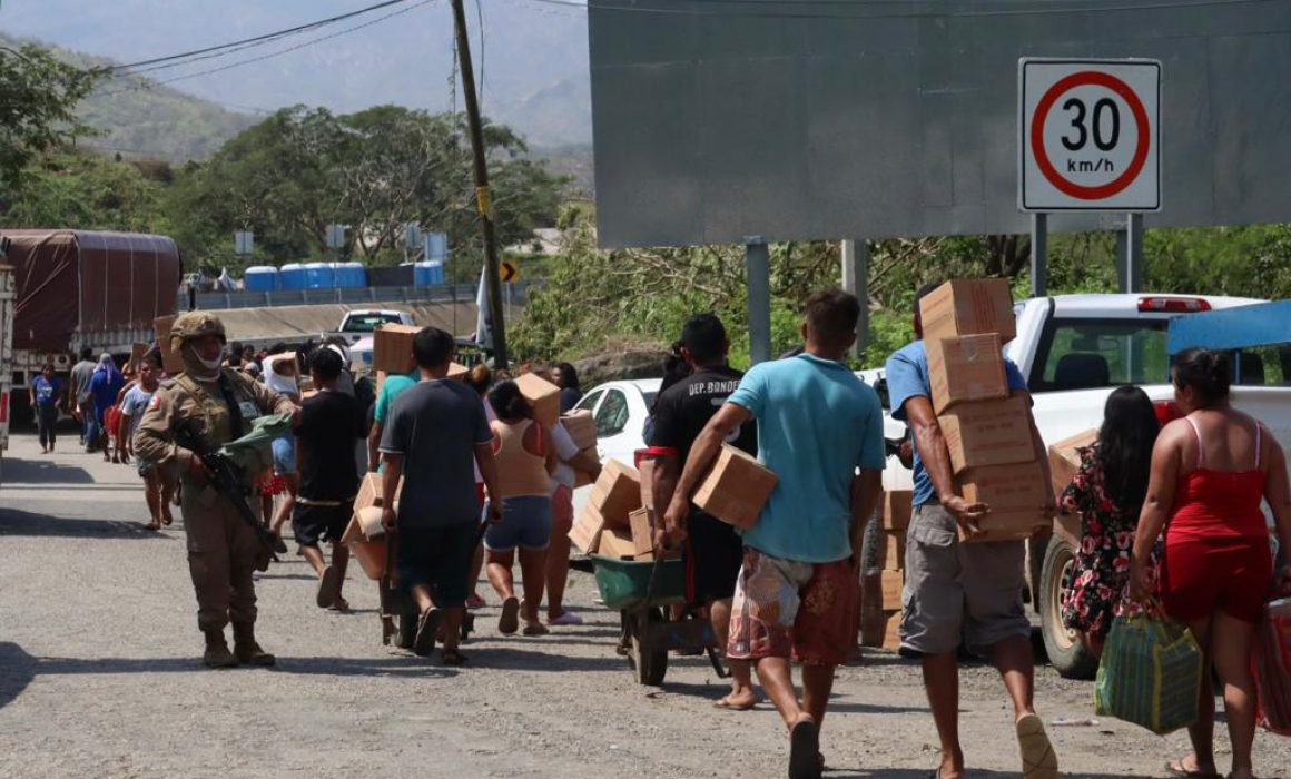 Inicia Entrega De Despensas A Damnificados De Acapulco