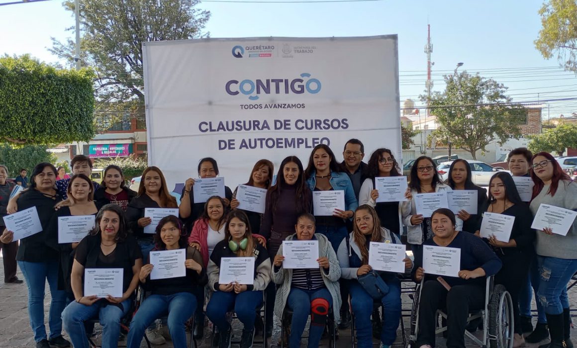 Capacitan a personas con discapacidad para el autoempleo en Querétaro