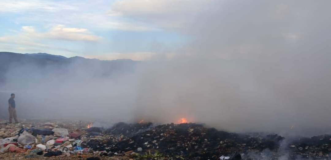 Se Incendia Relleno Sanitario En Jalpan