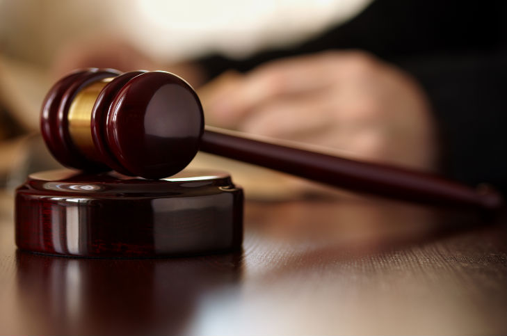 Juez dicta sentencia condenatoria