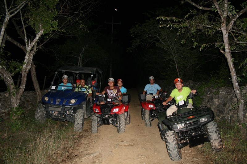 Recorrido nocturno - cueva del diablo - reserva de la biosfera - Jalpan de Serra - Pueblo magico - cuatrimotos - eco tours - sierra gorda - aventurate - recorridos tuiristicos -