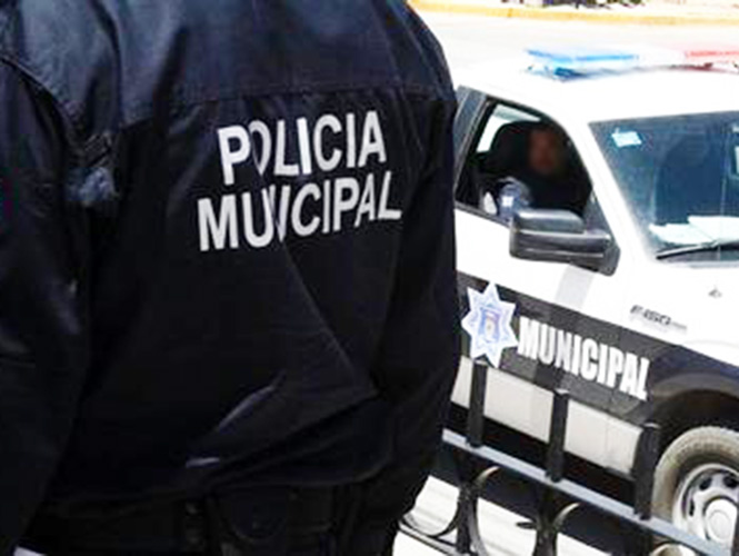 Tras persecución, detienen a joven que robó auto en Av. Sombrerete - Quadratín Querétaro