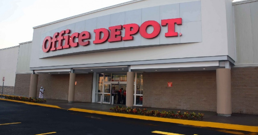 Denuncian empleados de Office Depot recorte de salario