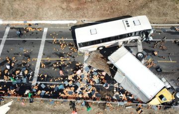 Un muerto y 5 lesionados, saldo de choque de autobús en la Siglo 21 ...