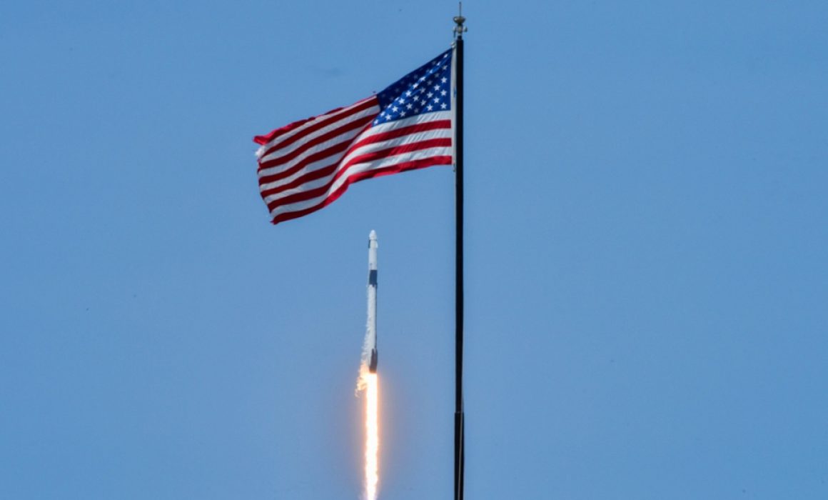 Tras un intento fallido, NASA lanza con éxito el cohete Falcon 9 de ...