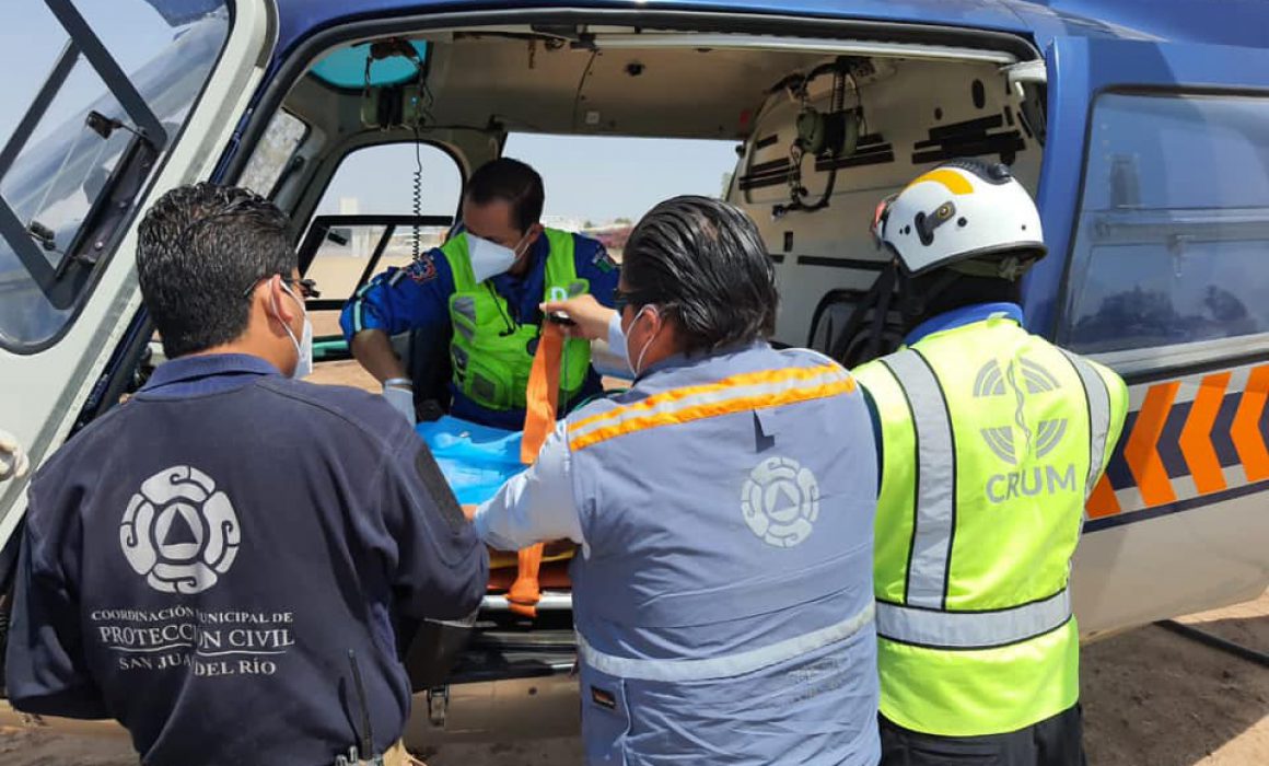 Trasladan vía aérea a herido de choque en la Palmillas-Toluca