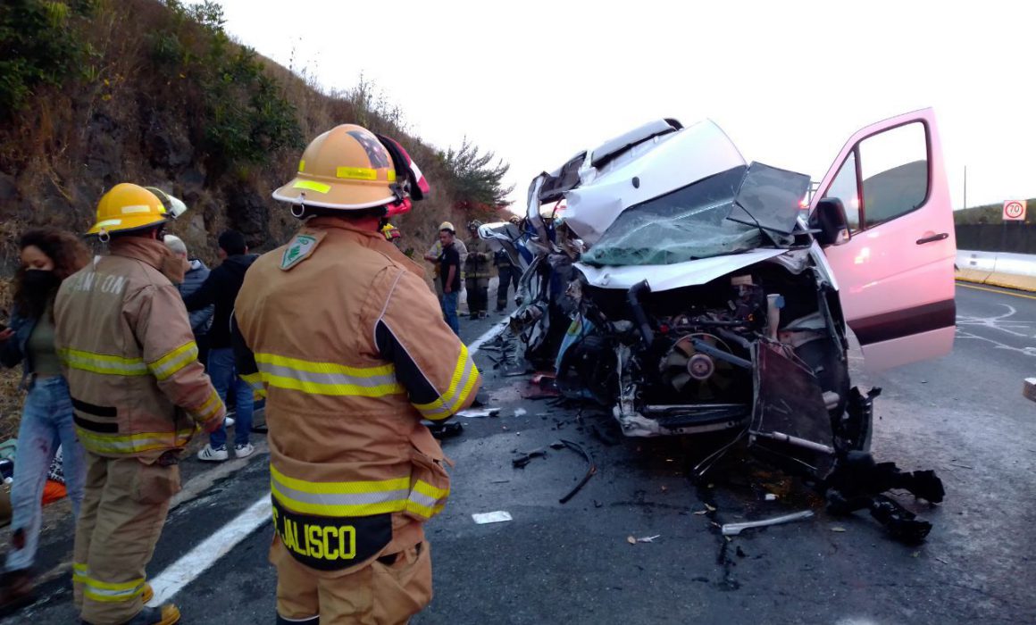 Un muerto y 10 heridos deja choque en autopista de Jalisco - Quadratin ...