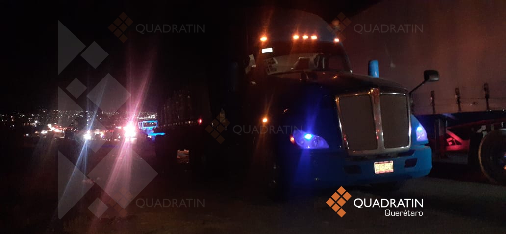 Choca camión con dos autos, en la México-Querétaro, a la altura de SJR ...