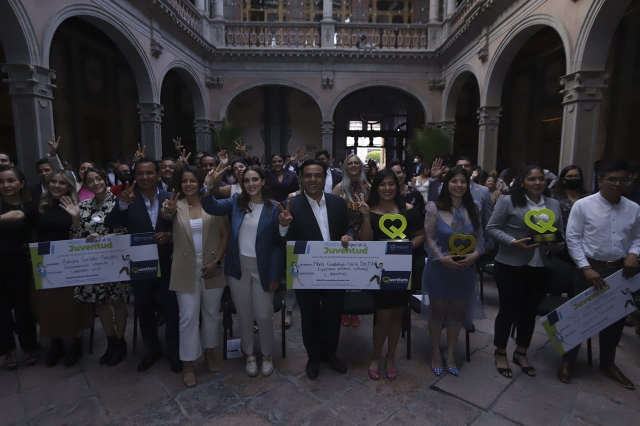 Entregan Premio Municipal de la Juventud 2022