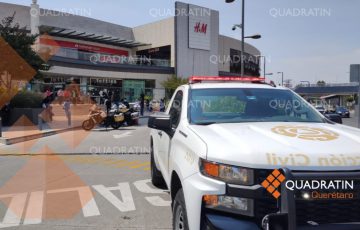 Joven cae del 1.er piso de Plaza Comercial al intentar cumplir reto ...