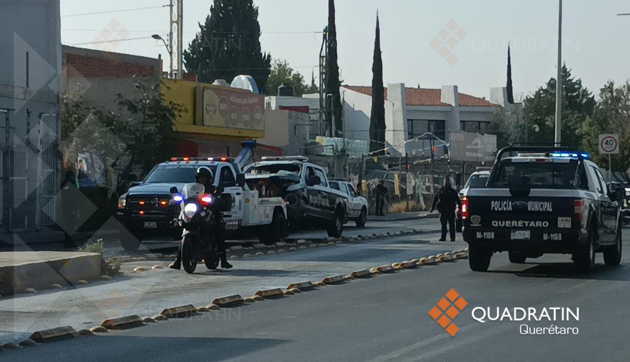 Aparatoso choque y volcadura de patrulla de Sspmq deja a oficial herido ...