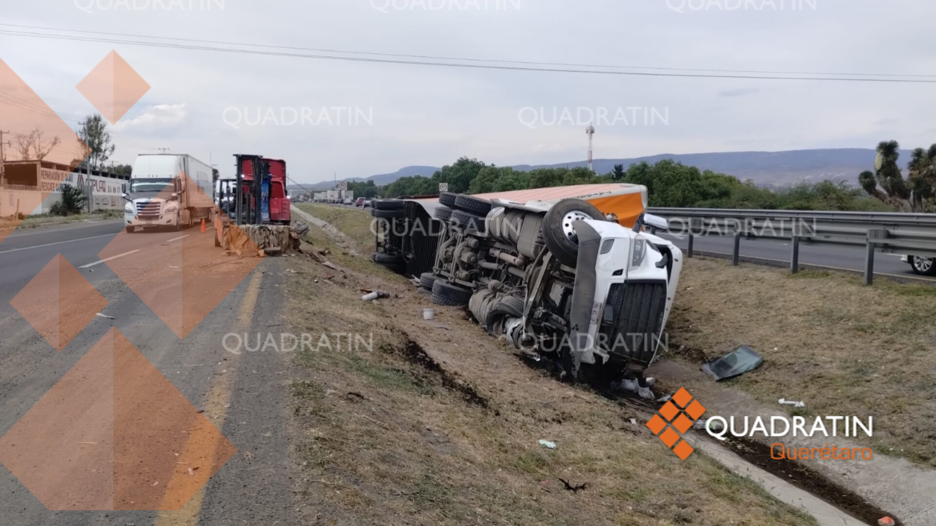 Salida de camino de tráiler en la Querétaro San Luis - Quadratin Querétaro