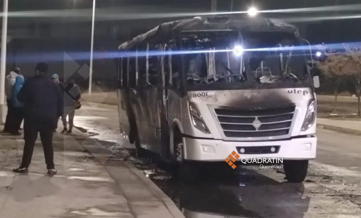 Arde camión.