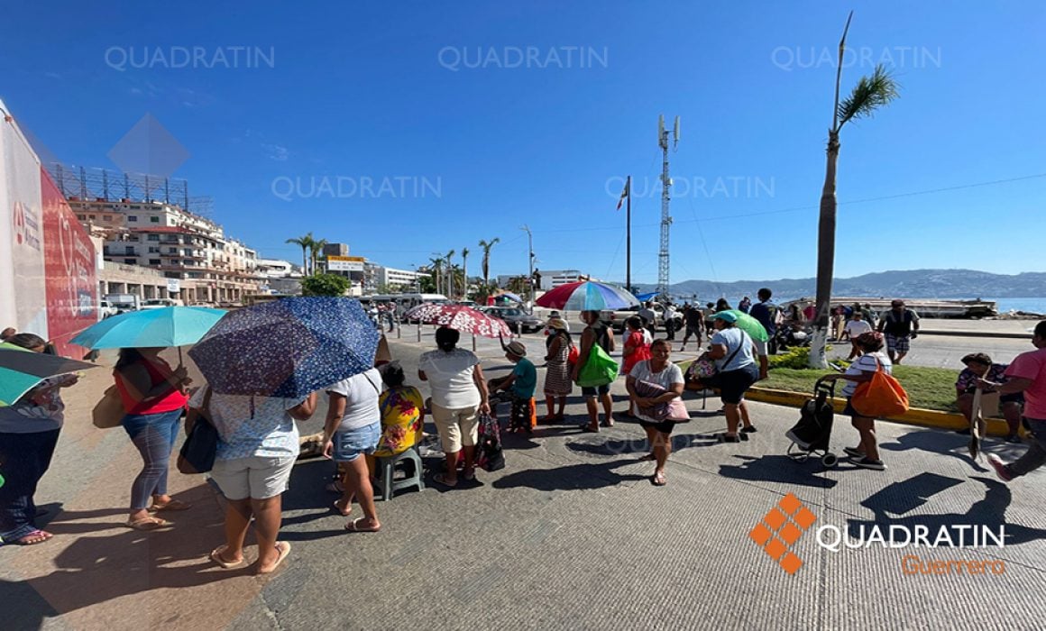 Bloquean la Costera de Acapulco para exigir entrega de despensas ...