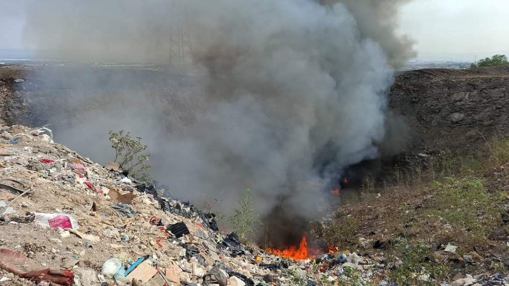 Quema de basura y matorrales en Lourdes - Quadratin Querétaro