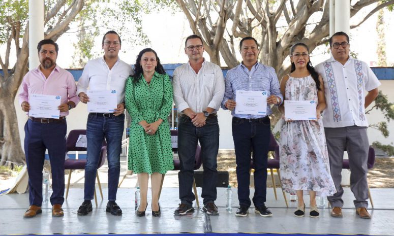 Josué Guerrero motiva a jóvenes durante encuentro en la Prepa Sur UAQ