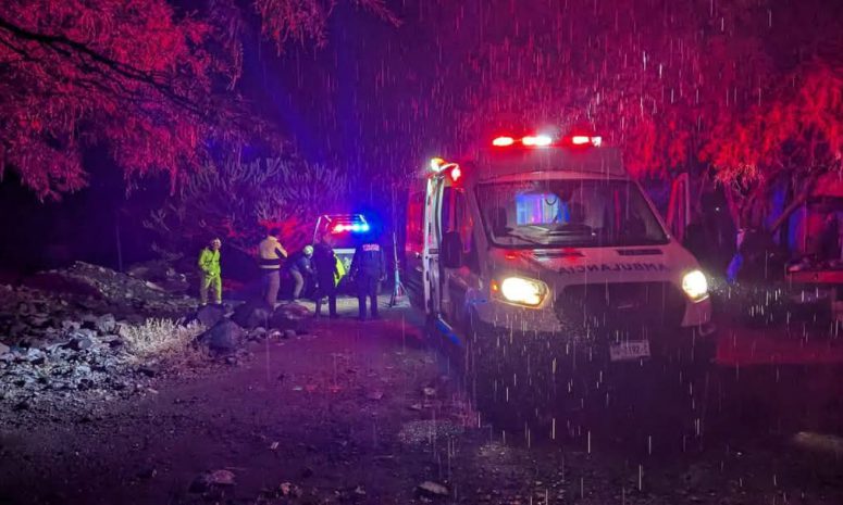 Hombre fue rescatado tras crecida del río en Corregidora