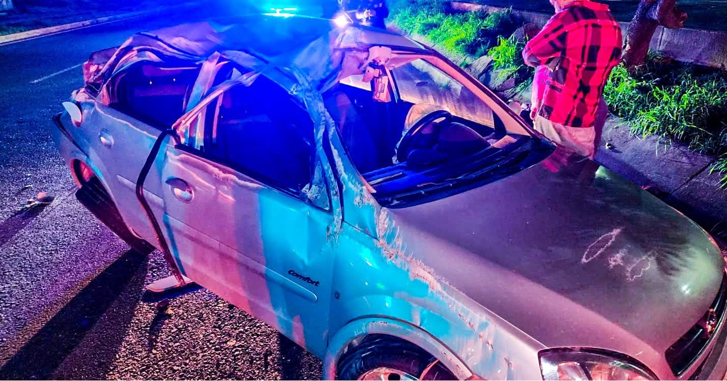 Se durmió al volante y chocó contra poste en Paseo de la República ...