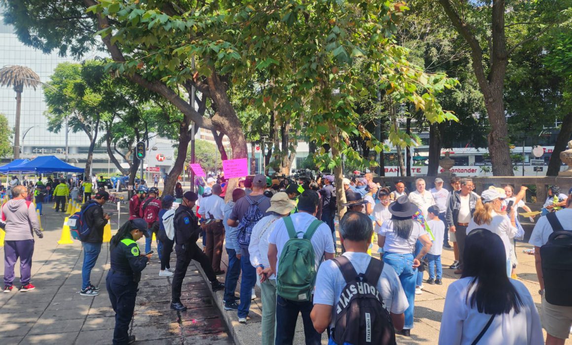 Marchan contra el desabasto de medicamentos en CDMX - Quadratin Querétaro