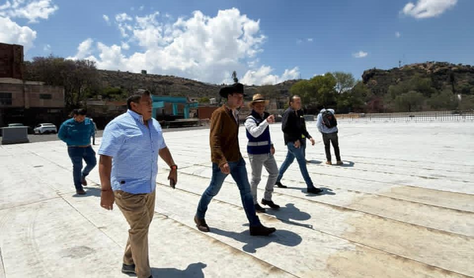 Rodrigo Monsalvo supervisa obras por más de 300 mdp en El Marqués ...