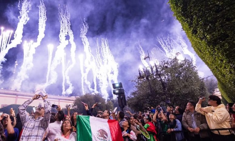 Cerca de 15 mil personas acudieron a festejos patrios en el Centro Histórico