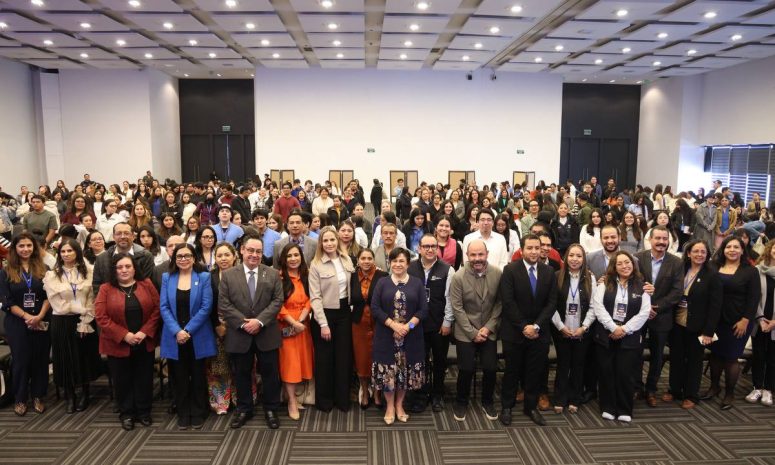 Reúnen a 600 especialistas en congreso de salud infantil en Querétaro