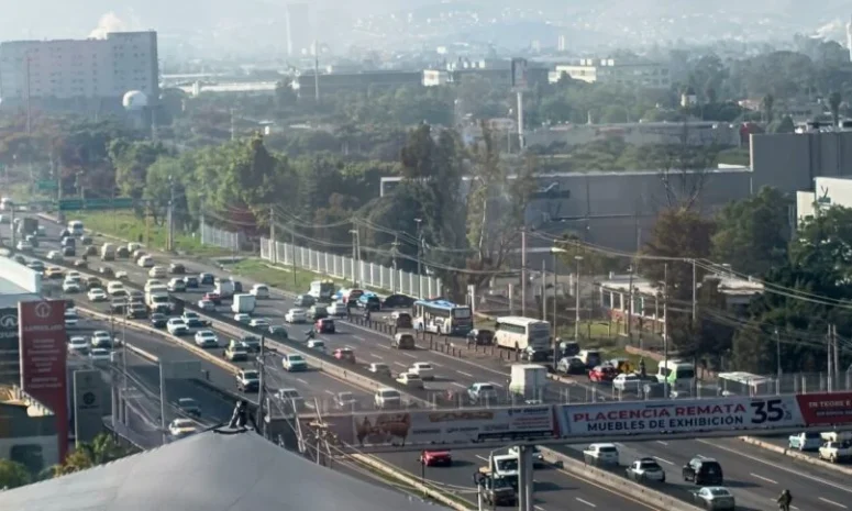 Accidente vial en 5 de Febrero deja daños materiales