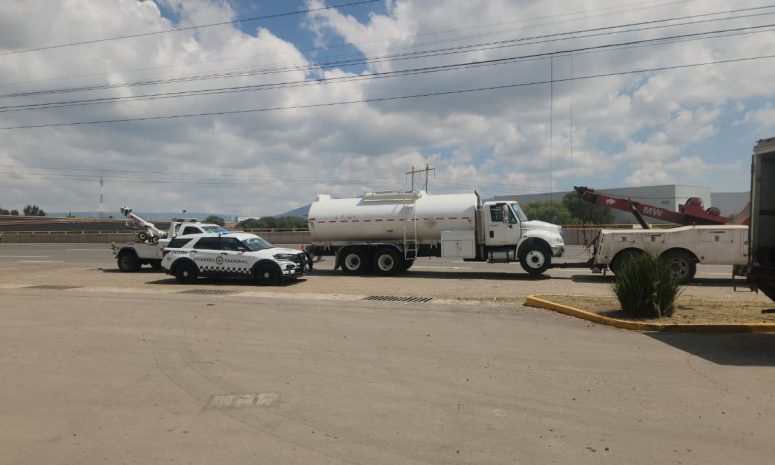 Chofer de pipa muere por infarto al conducir en la San Luis – Querétaro