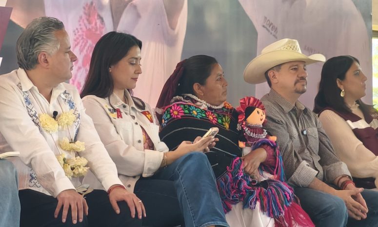 Luis Humberto Fernández llama a transformar Amealco
