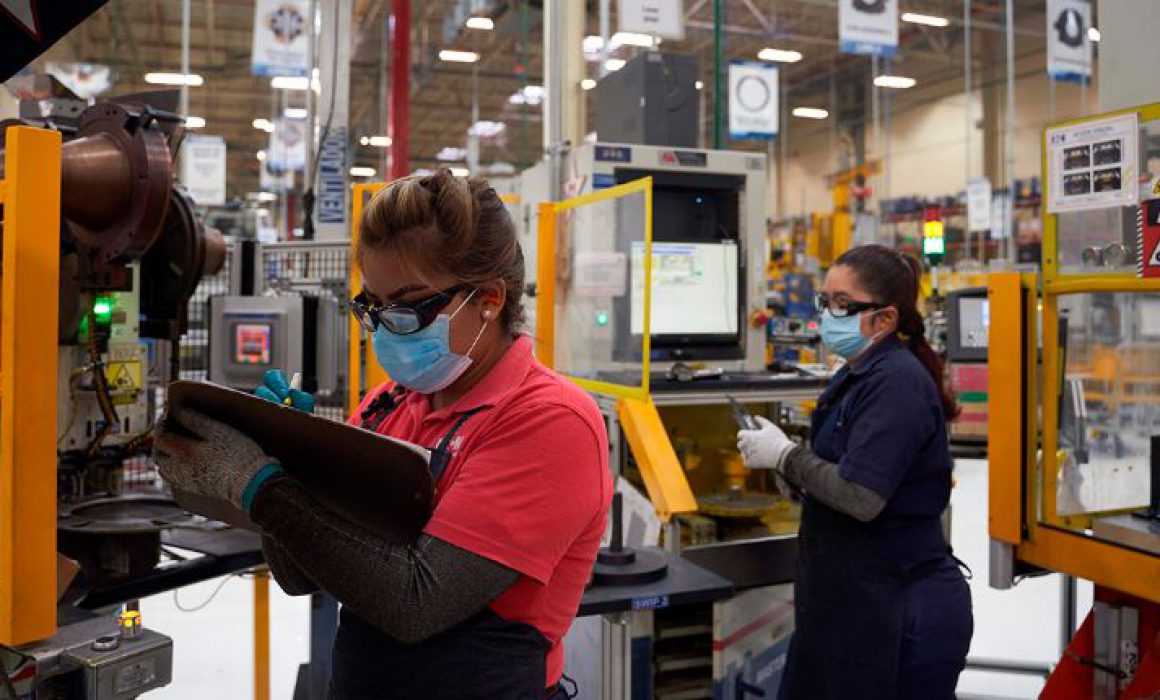 338 people get jobs at Expo Empleo de Querétaro